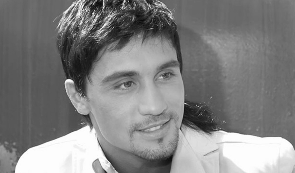 Дима Билан в черно-белой фотосессии