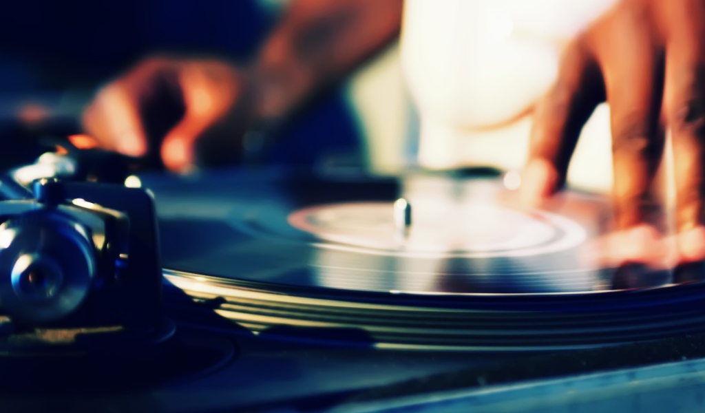 Руки диджея