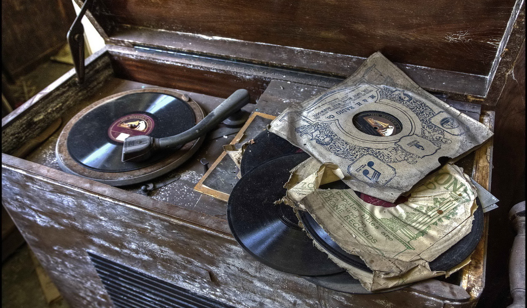 Старинный граммофон