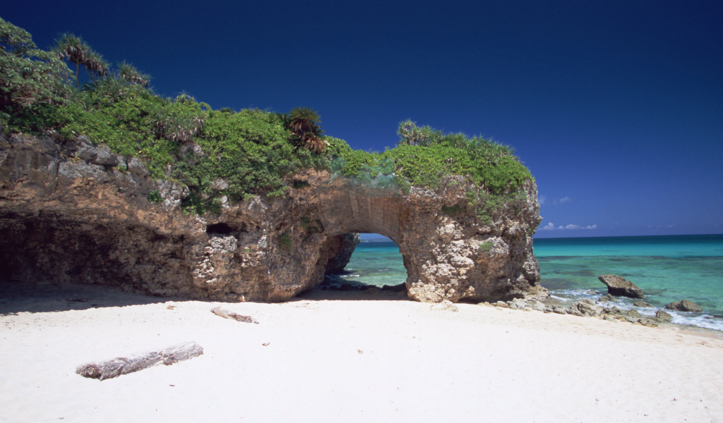 Красивое фото белого пляжа