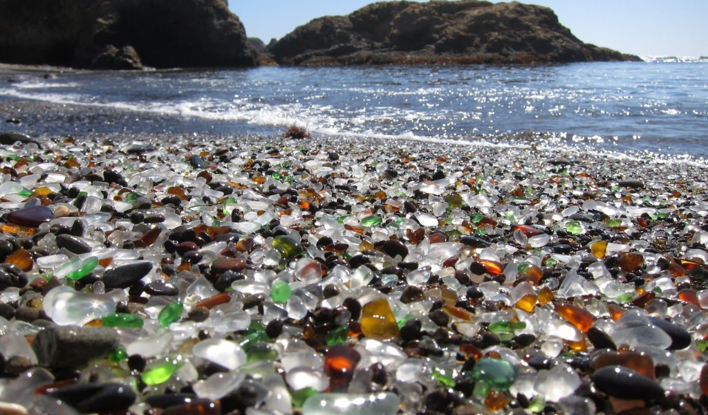 Стеклянный пляж в Калифорнии
