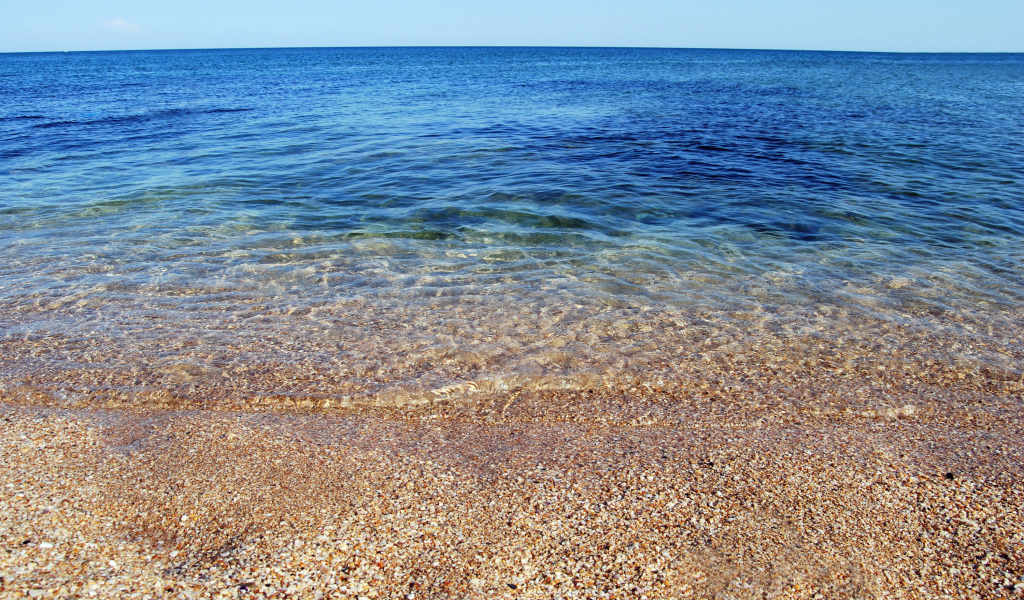 Золотой пляж в Ялте