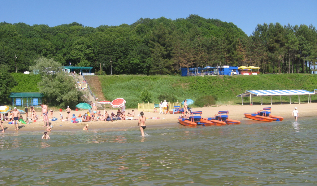 Золотой пляж в Лермонтово