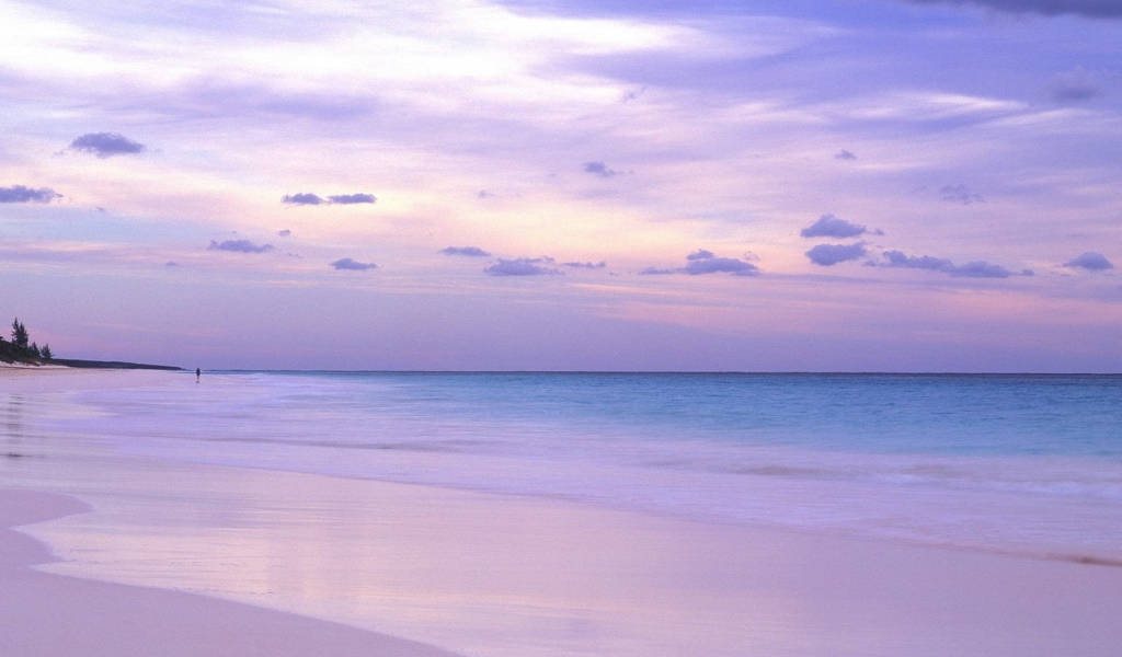 Розовый пляж на Багамах