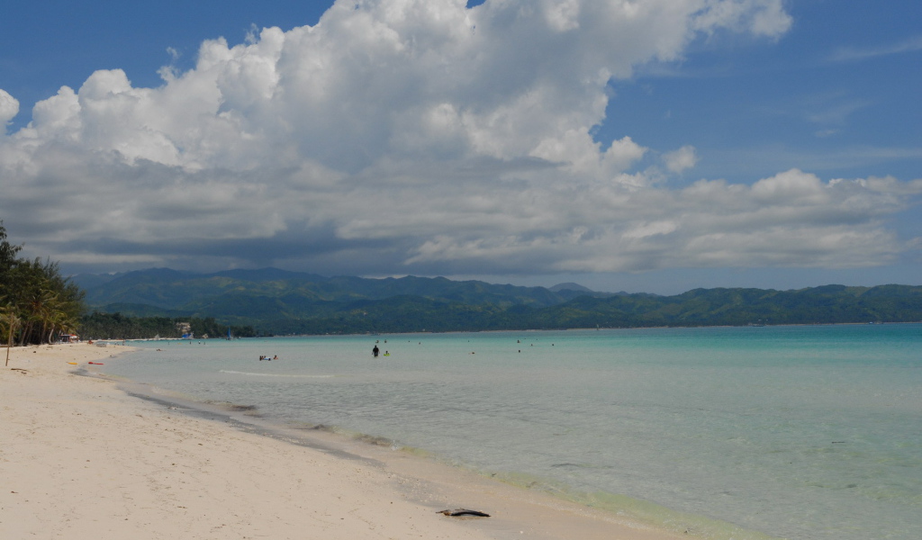 Белый пляж на Острове Боракай
