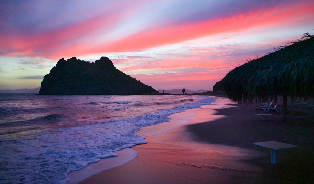 Розовый пляж