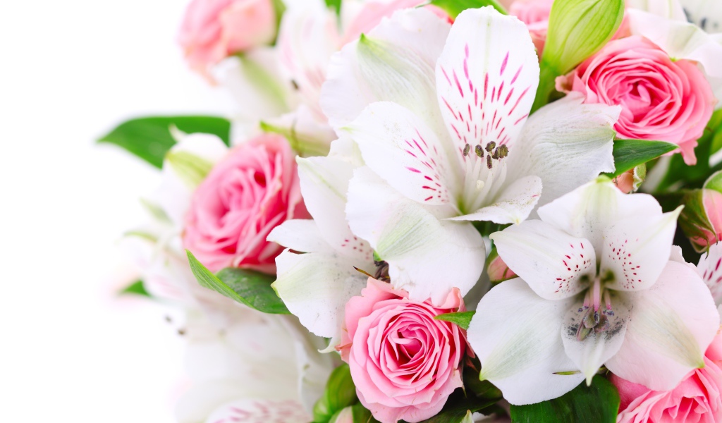 Букет из белых и розовых цветов