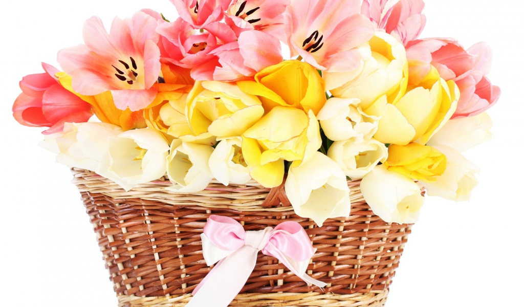 Корзина красивых цветов