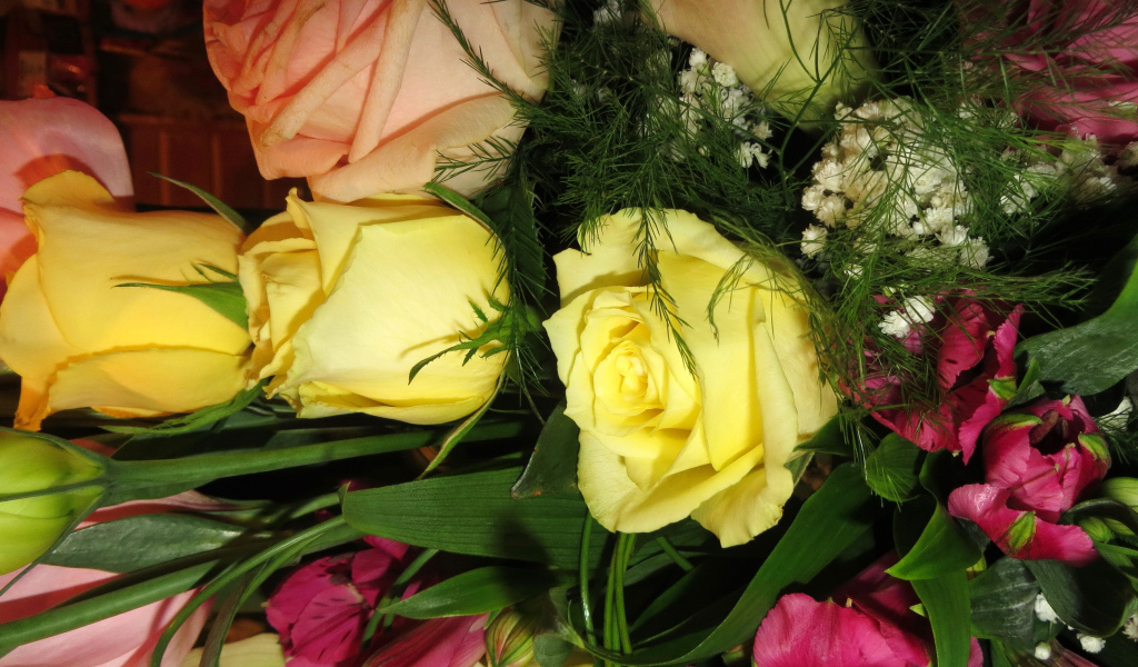 Красивый букет цветы эустома (ирландская роза) 