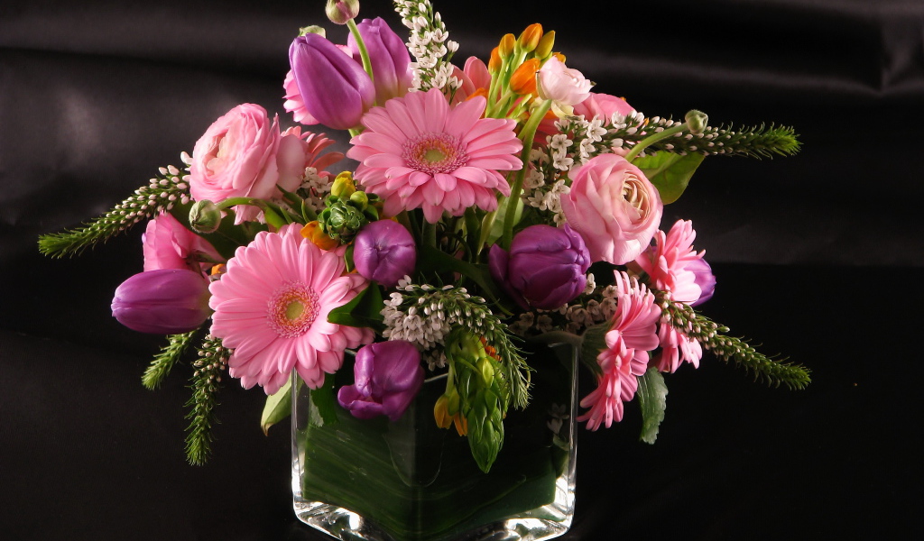 Красивый букет гербера