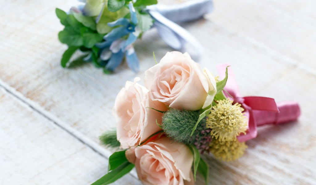 Декоративные букеты цветков