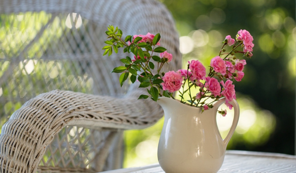 Цветы в кувшине