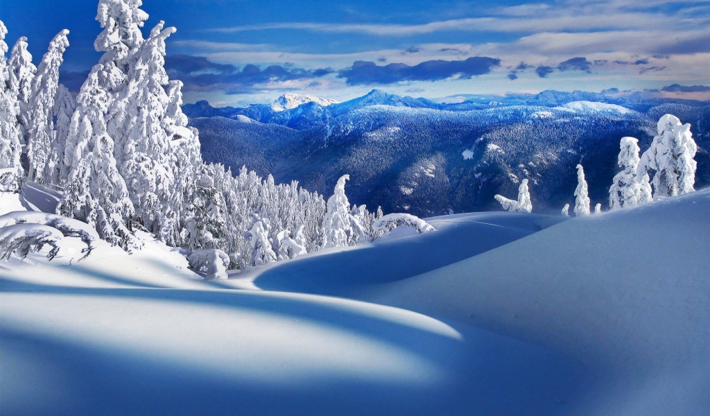 Ледяные горы в Канаде