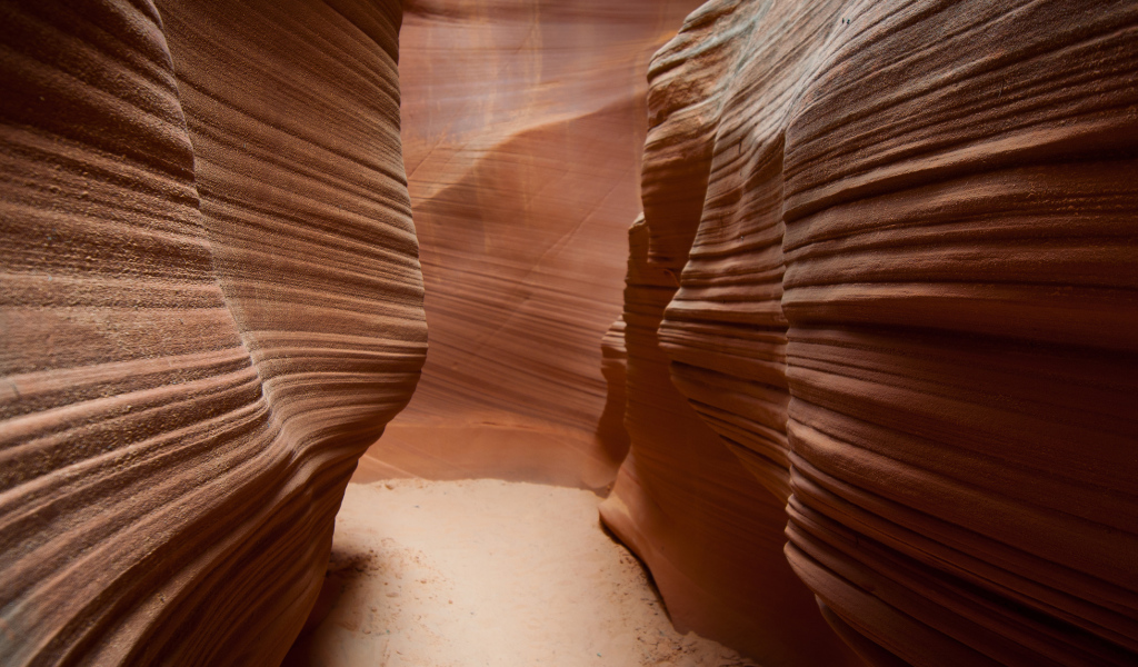 Полосатые скалы