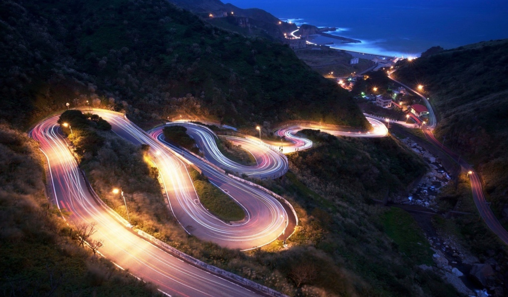 Очень извилистая горная дорога