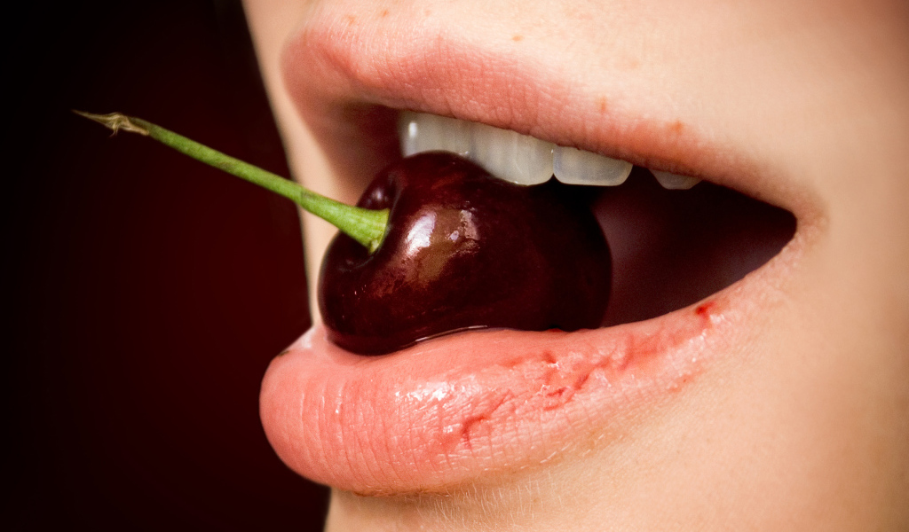 Вишня во рту