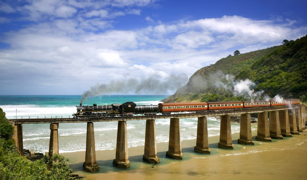 Железнодорожный мост у моря