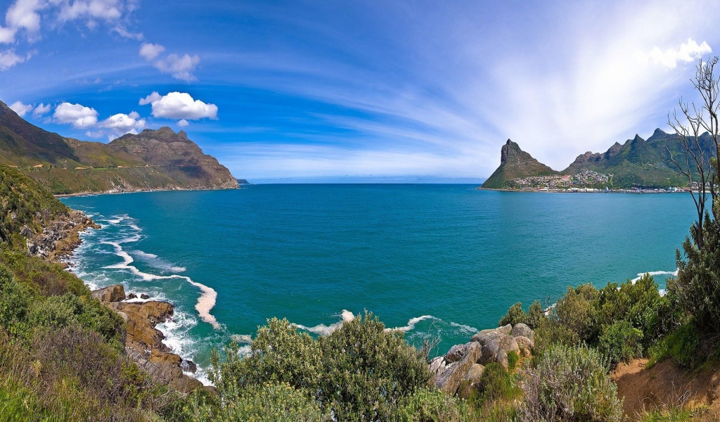 Озеро под облаками