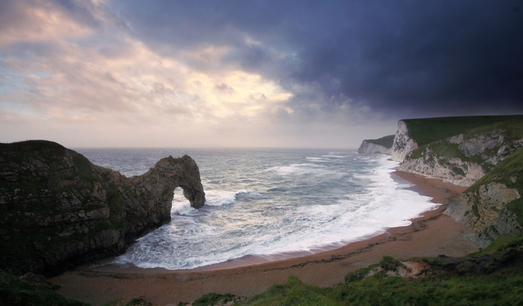 Арка в скале