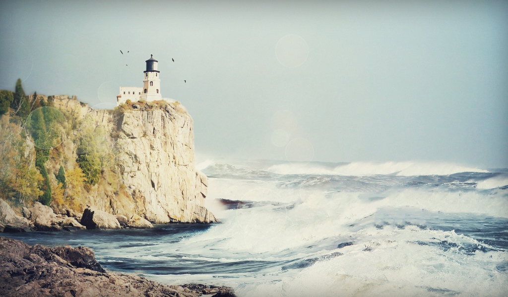 Красивый маяк