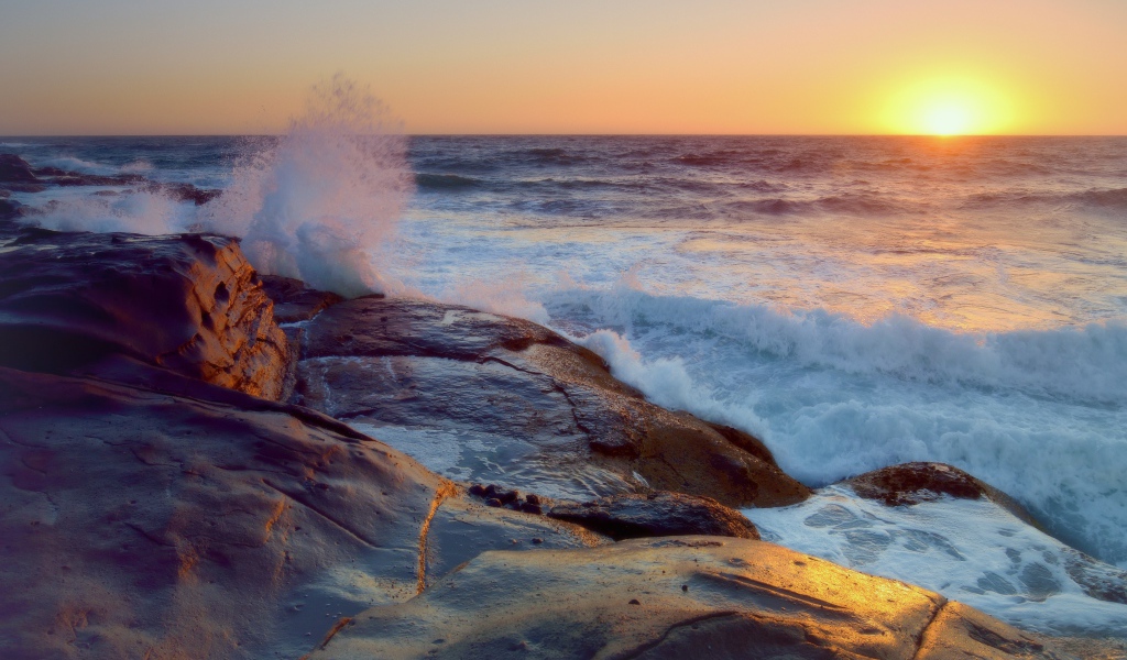 Море волнуется перед закатом