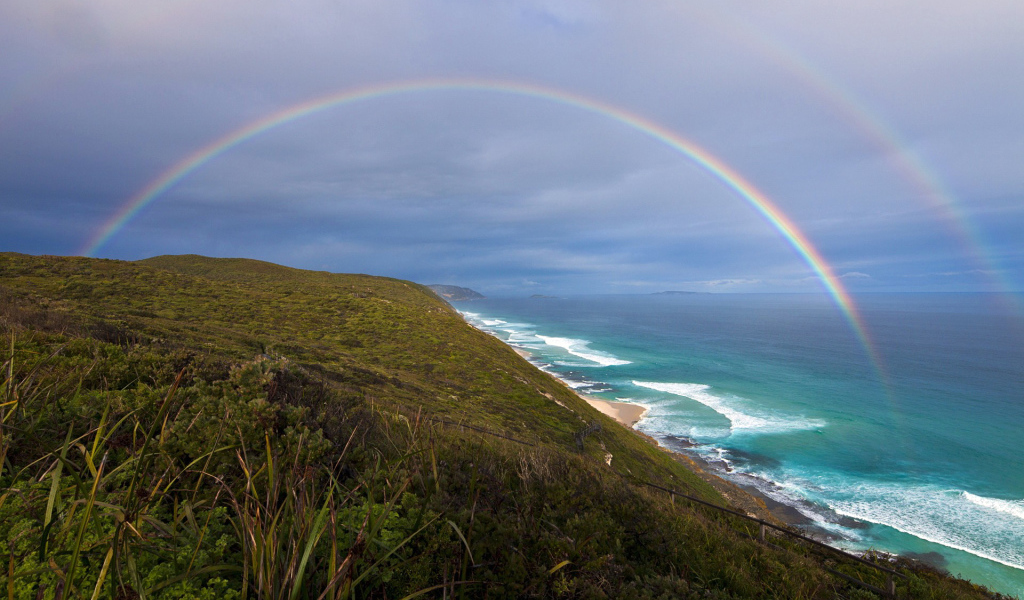 Радуга над океаном