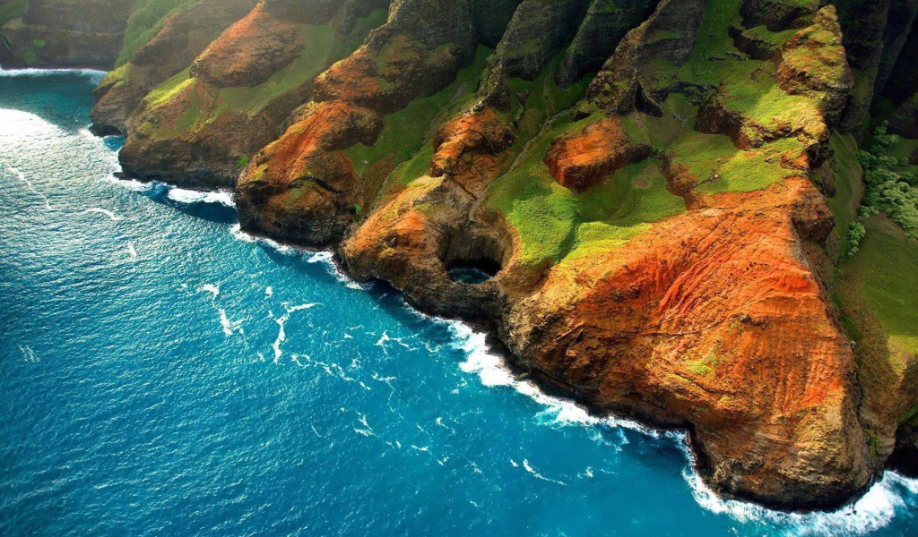 Горы у моря