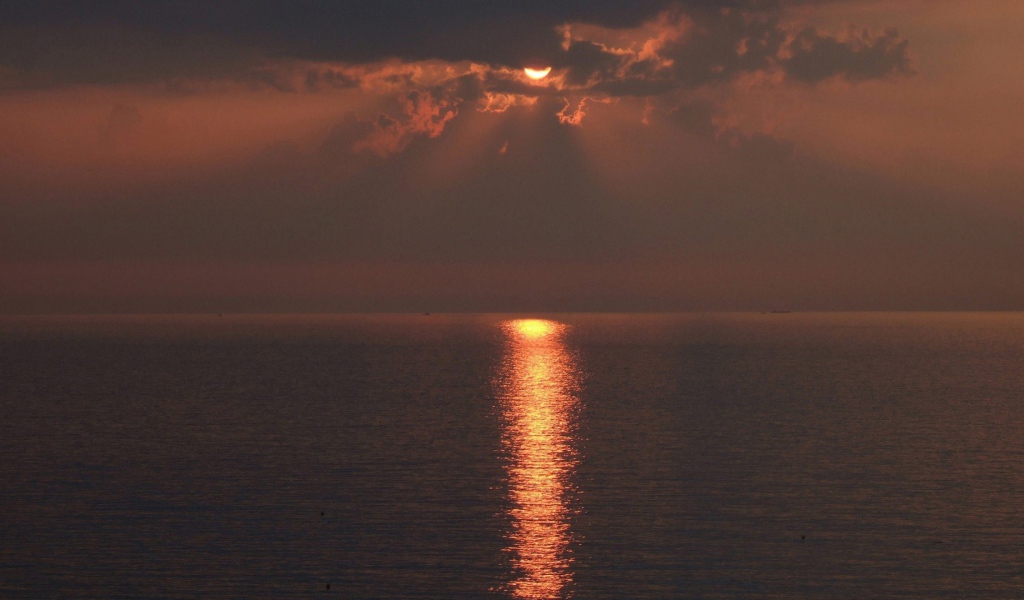 Закат в море