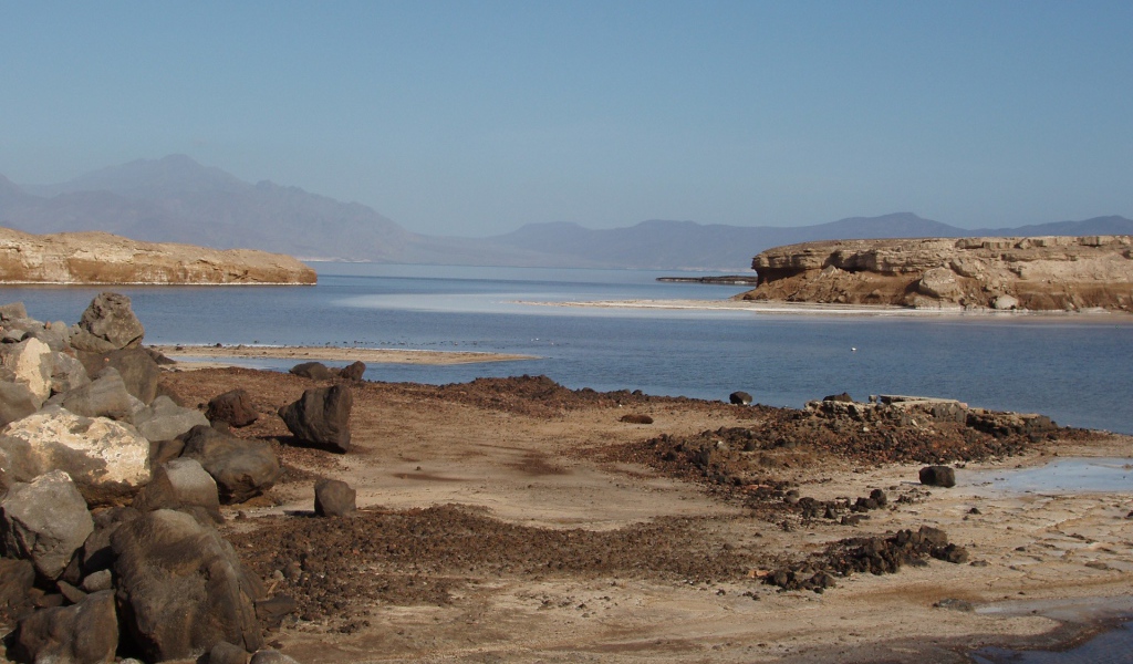 Каменистый берег моря