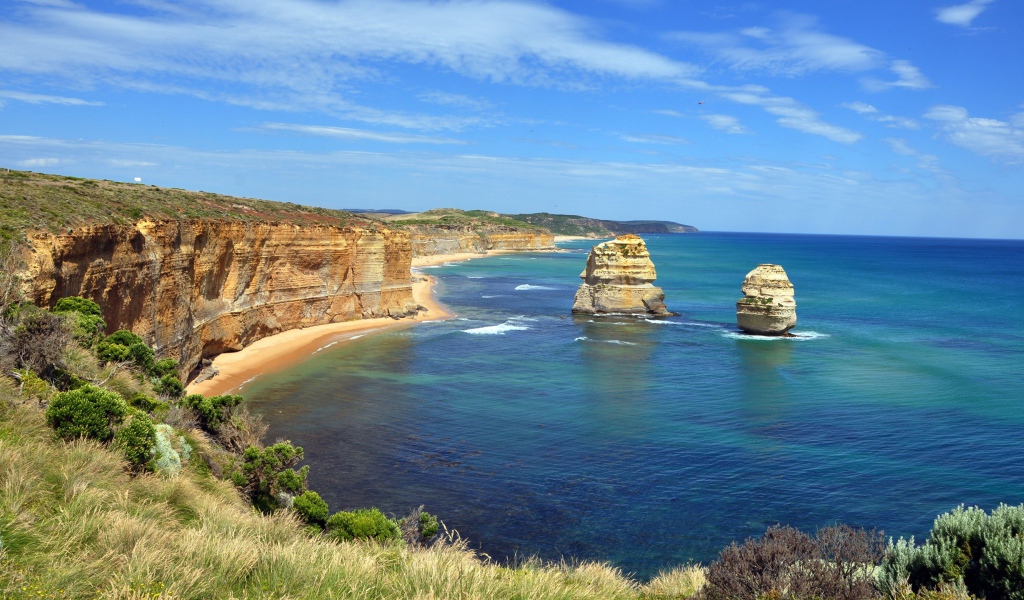 Маленькие острова у берега