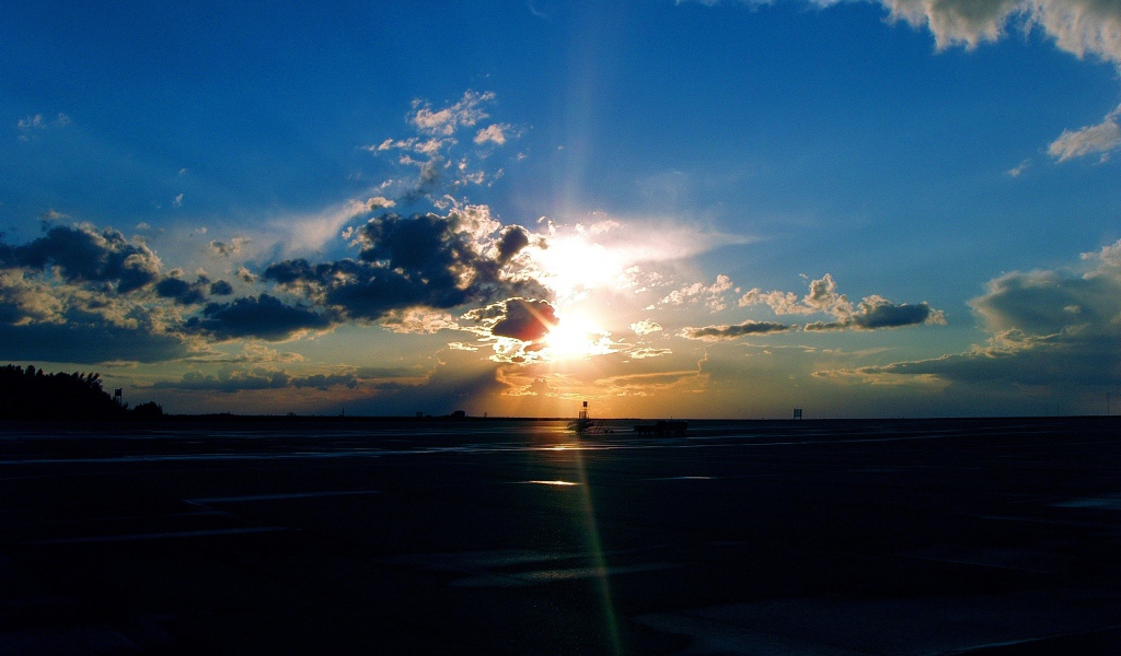 Закат в аропорту