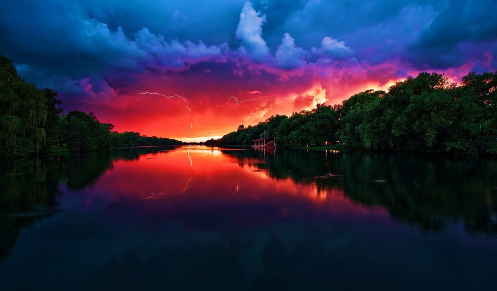 Красивое красное небо