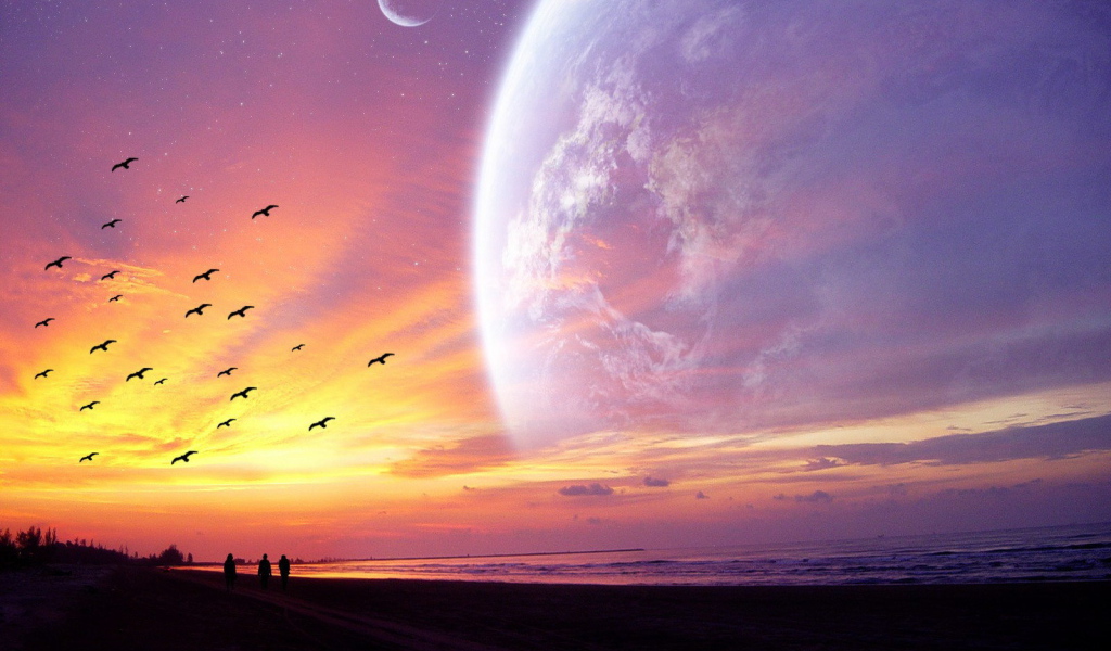 Люди смотрят на закат