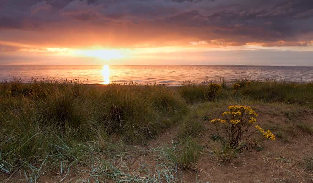 Закат и тучи, Англия