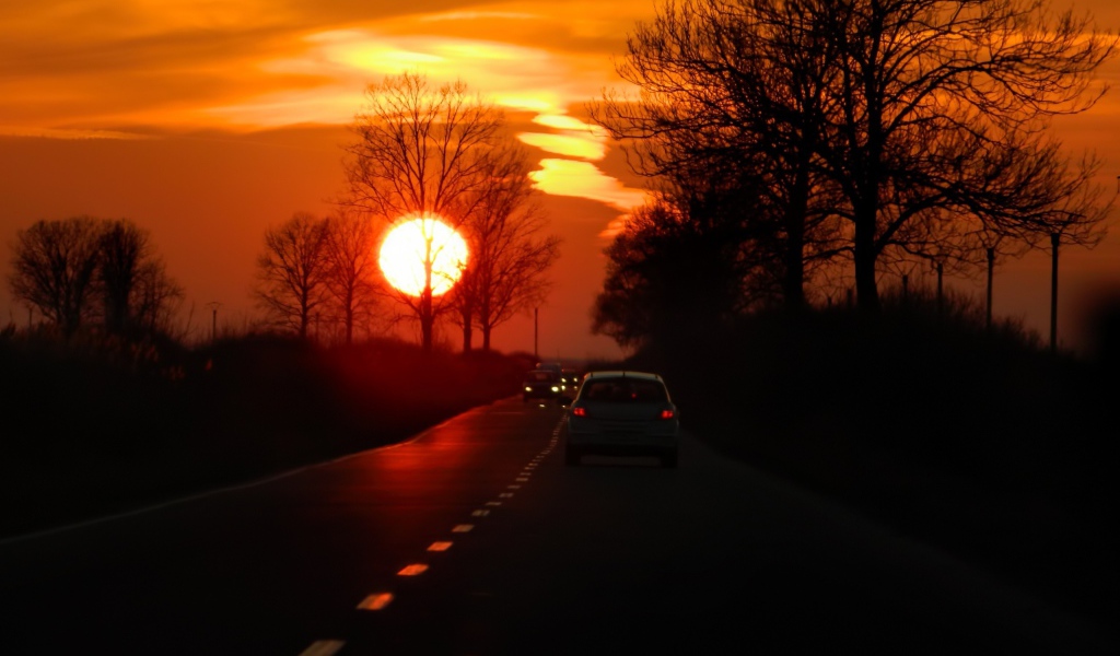 Закат на дороге