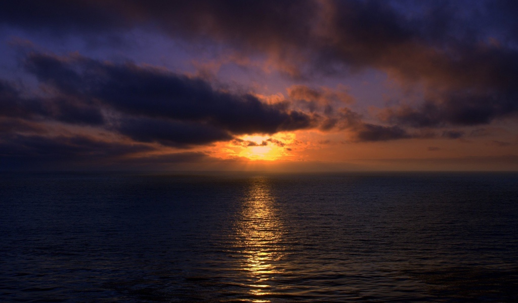 Закат над океаном