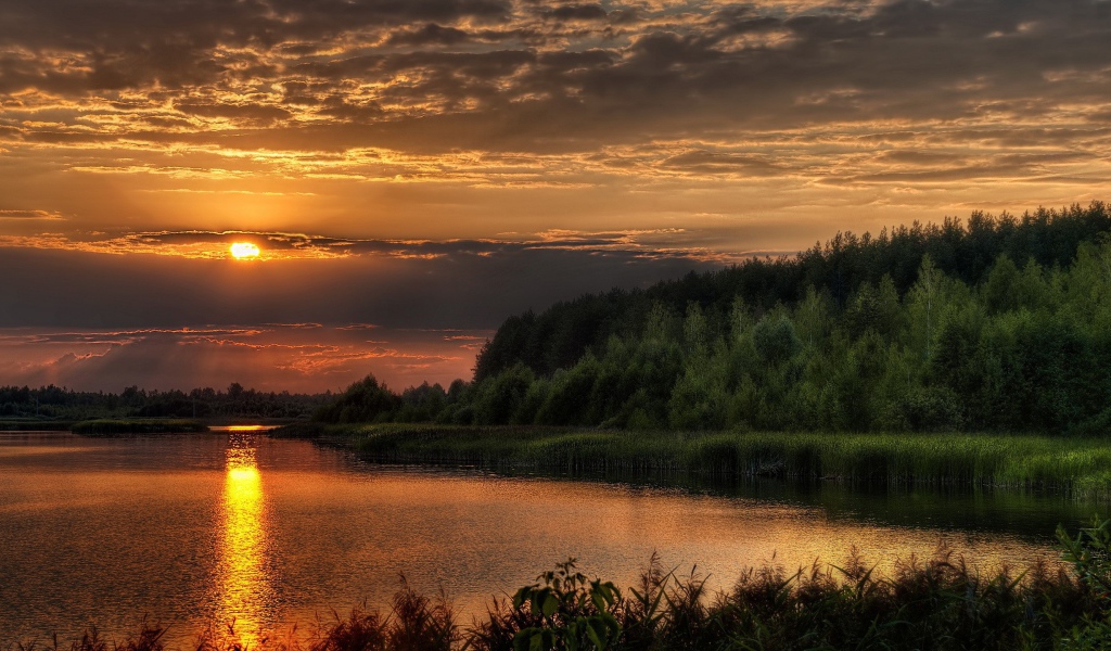 Закат солнца за тучу