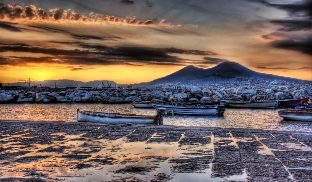 Закат на лодочном причале