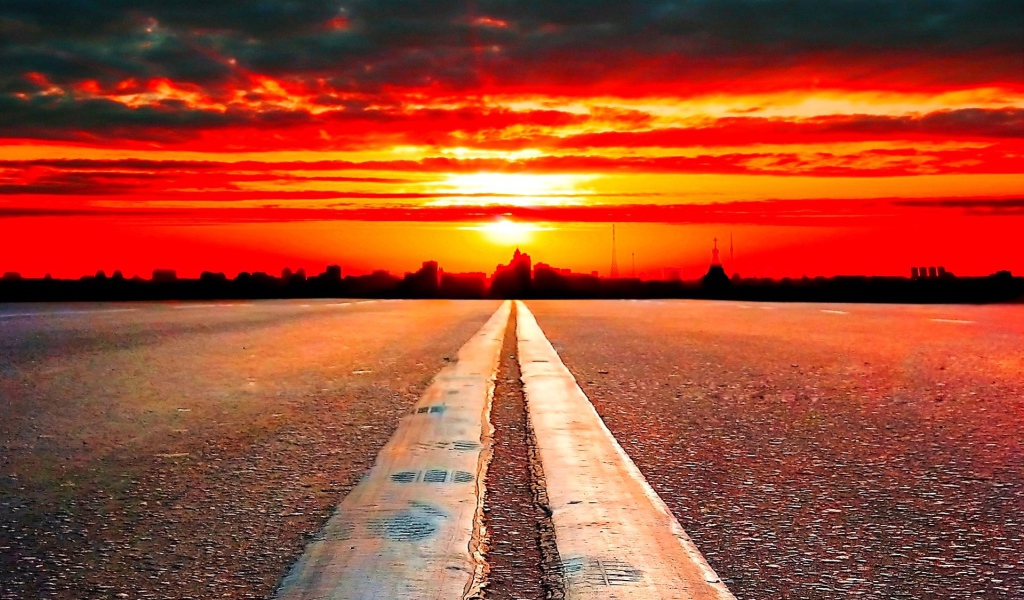 Линия разметки на дороге