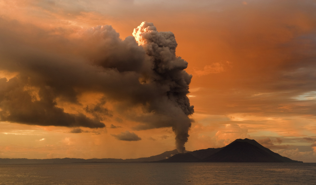 Извержение вулкана на острове