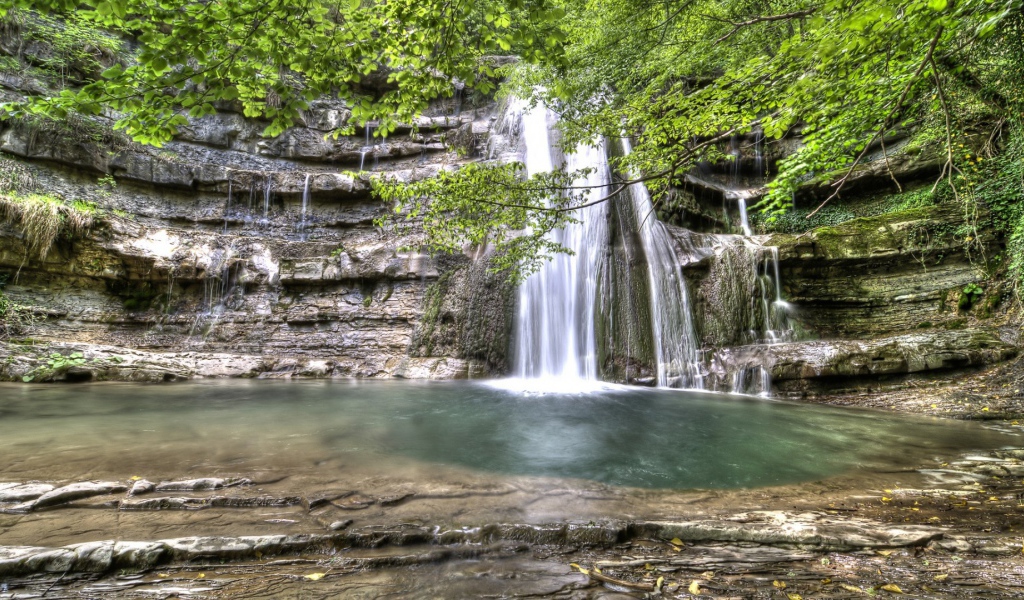 Прекрасный водопад