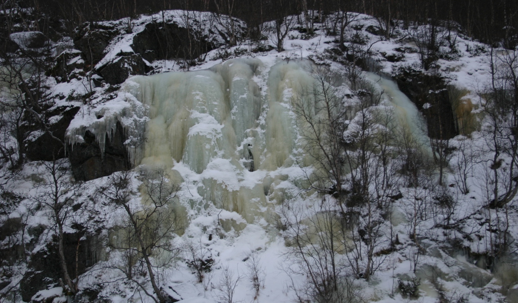 Замерзший водопад в Норвегии