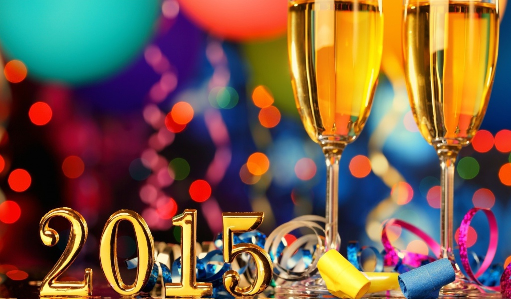 Бокалы шампанского на Новый Год 2015
