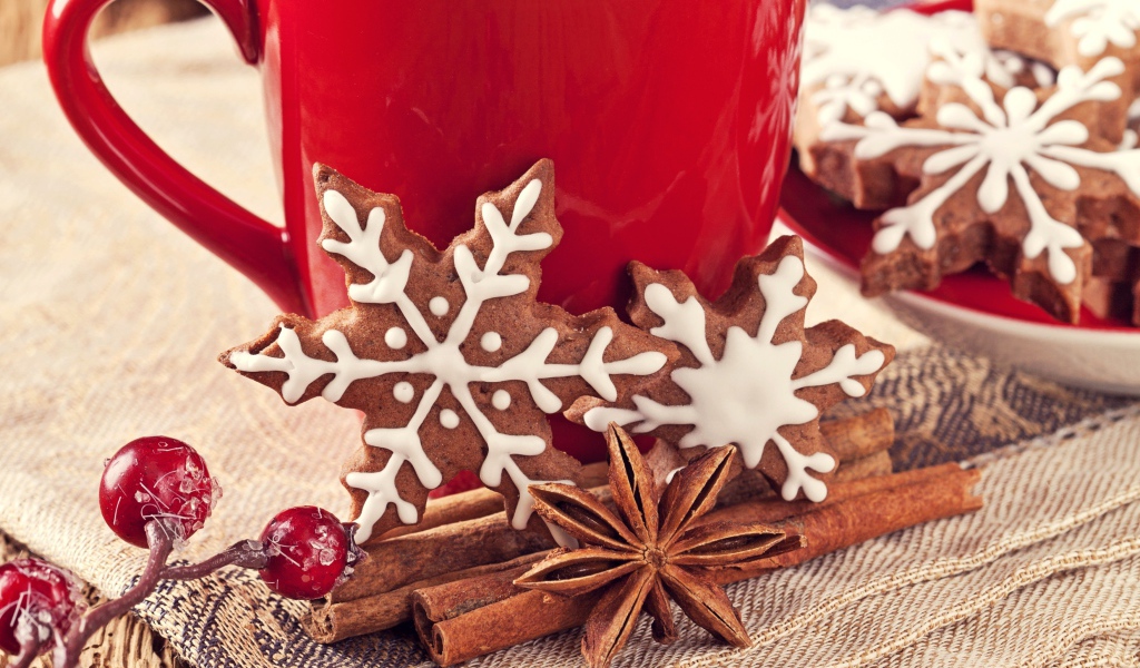Теплый напиток с печеньем на Новый год 2015