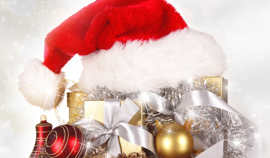 Шапка Санта Клауса на подарке