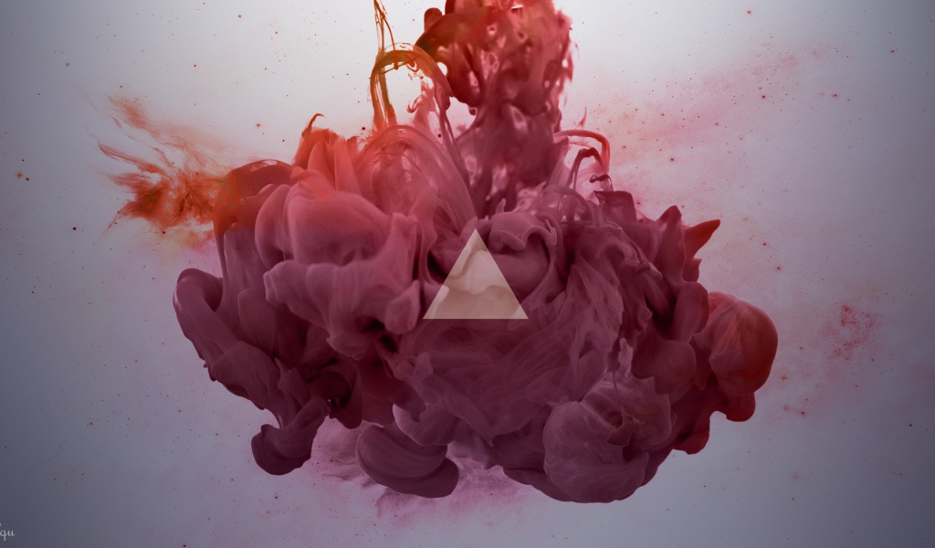 Треугольник на мазках краски