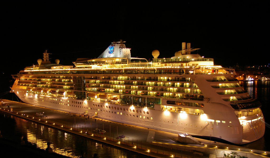 Королевский круизный лайнер