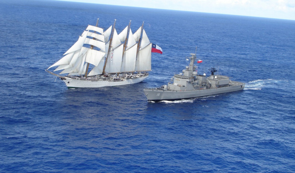 Парусный и военный корабли