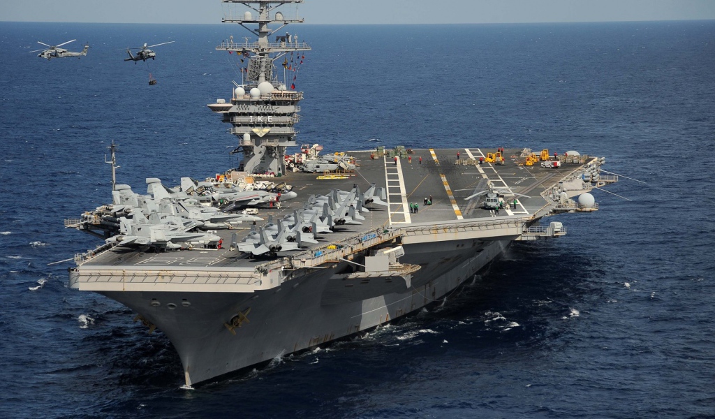 Корабль и вертолёты