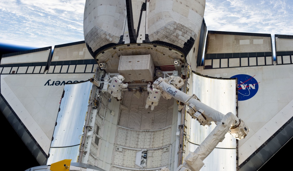 Астронавты в открытом космосе